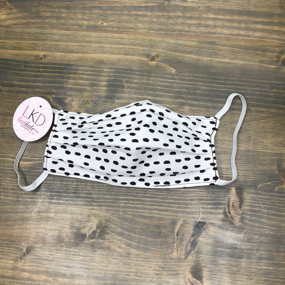 Polka dot face mask